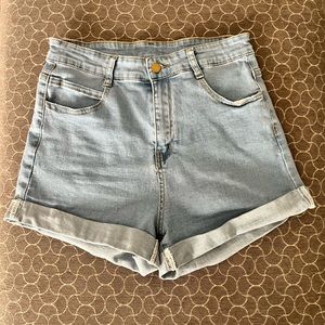 High waisted Light Wash 3” inseam Jean Shirts Size L